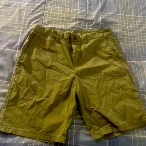 Size 33 men slim short pants